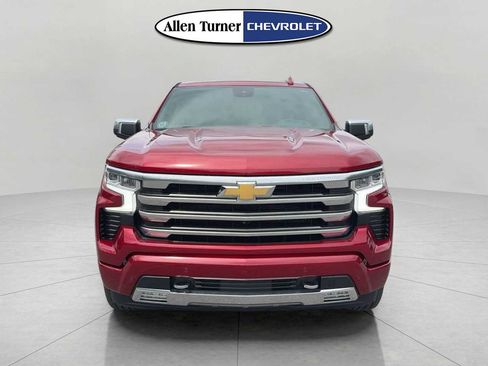 Used 2023 Chevrolet Silverado 1500 High Country w/ High Country Premium Package AWD/4WD image 2