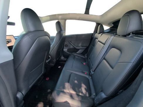 Used 2024 Tesla Model Y Long Range AWD/4WD image 13