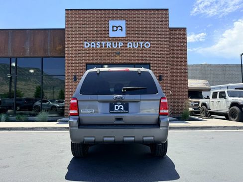 Used 2010 Ford Escape XLT FWD image 5