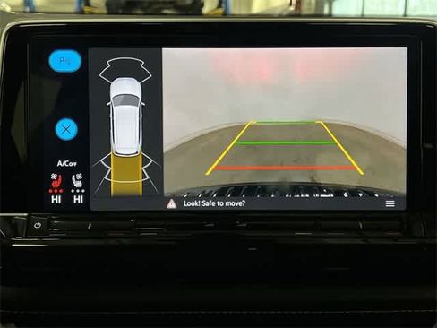 Used 2024 Volkswagen Atlas SE image 13