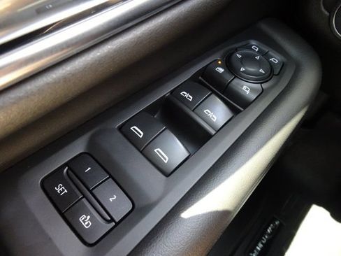 Used 2021 Chevrolet Tahoe RST w/ Luxury Package AWD/4WD image 23