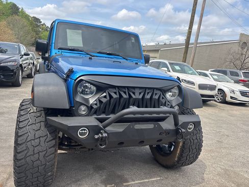 Used 2016 Jeep Wrangler Unlimited Sport w/ Connectivity Group image 3