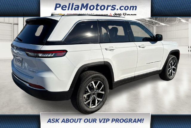 New 2027 Jeep Grand Cherokee Laredo X AWD/4WD image 3