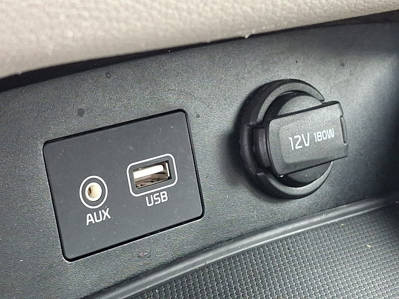 Used 2021 Kia Sedona LX FWD image 24
