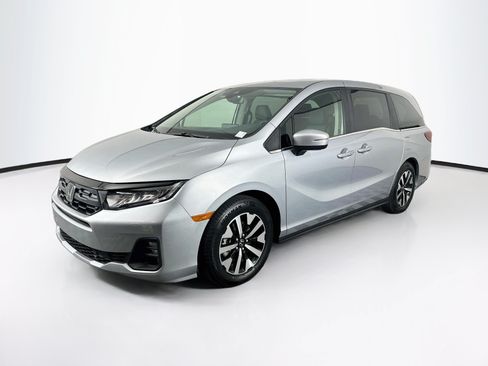 Used 2025 Honda Odyssey EX-L image 3