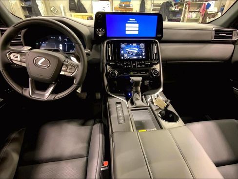 New 2026 Lexus LX 600 4WD w/ Luxury Package image 5