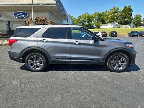 Certified 2022 Ford Explorer XLT w/ Equipment Group 202A image 2