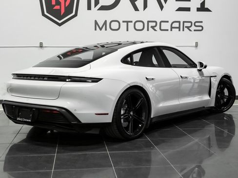 Used 2022 Porsche Taycan image 12