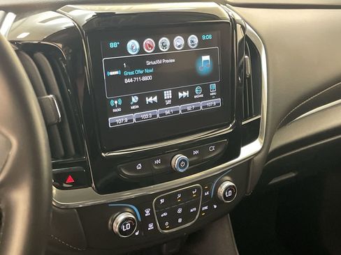 Used 2019 Chevrolet Traverse LT w/ LT Premium Package FWD image 5