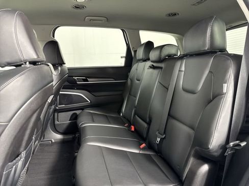 Used 2024 Kia Telluride LX image 21