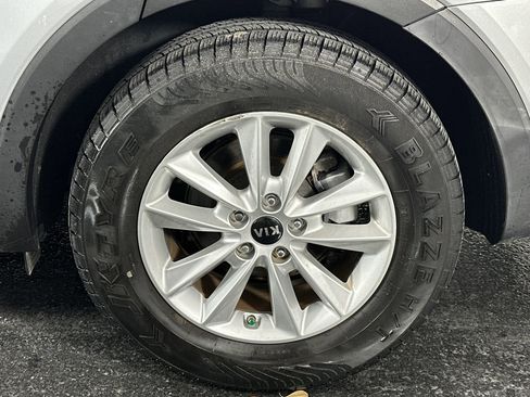 Used 2019 Kia Sorento L image 14