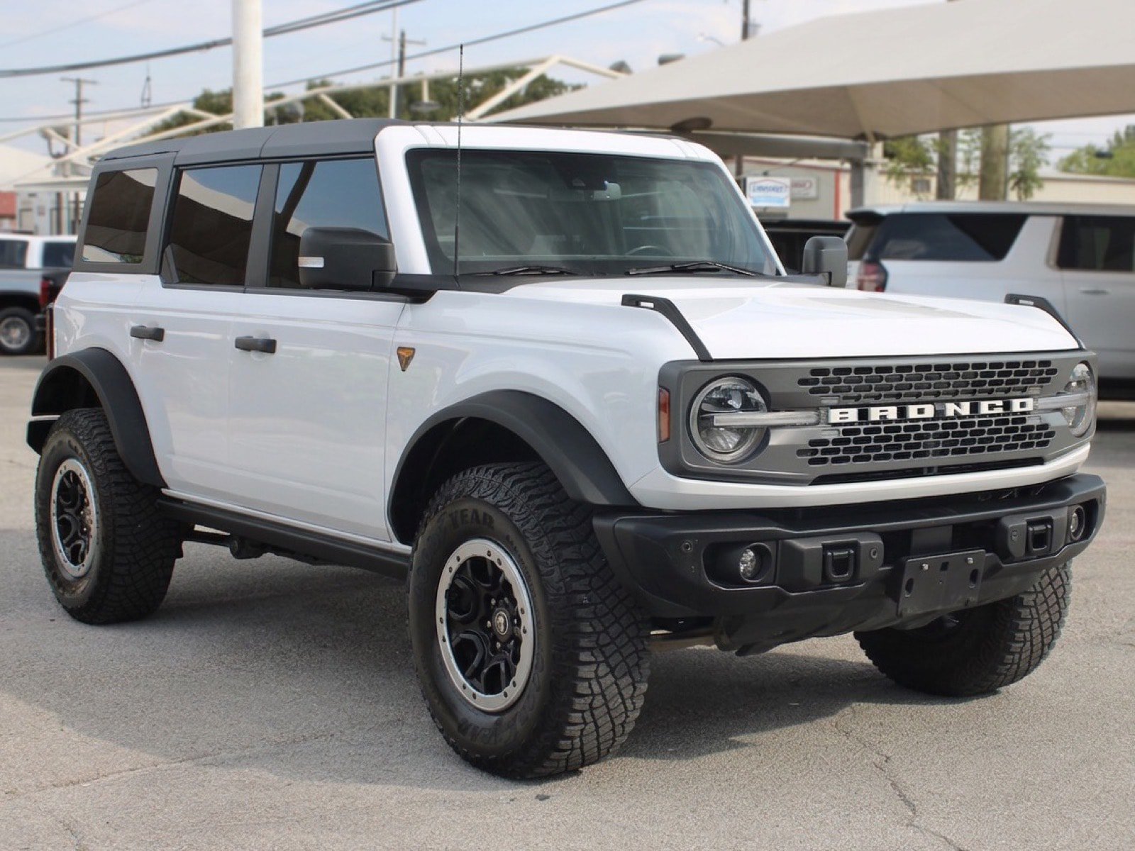 Used 2023 Ford Bronco Badlands AWD/4WD image 2