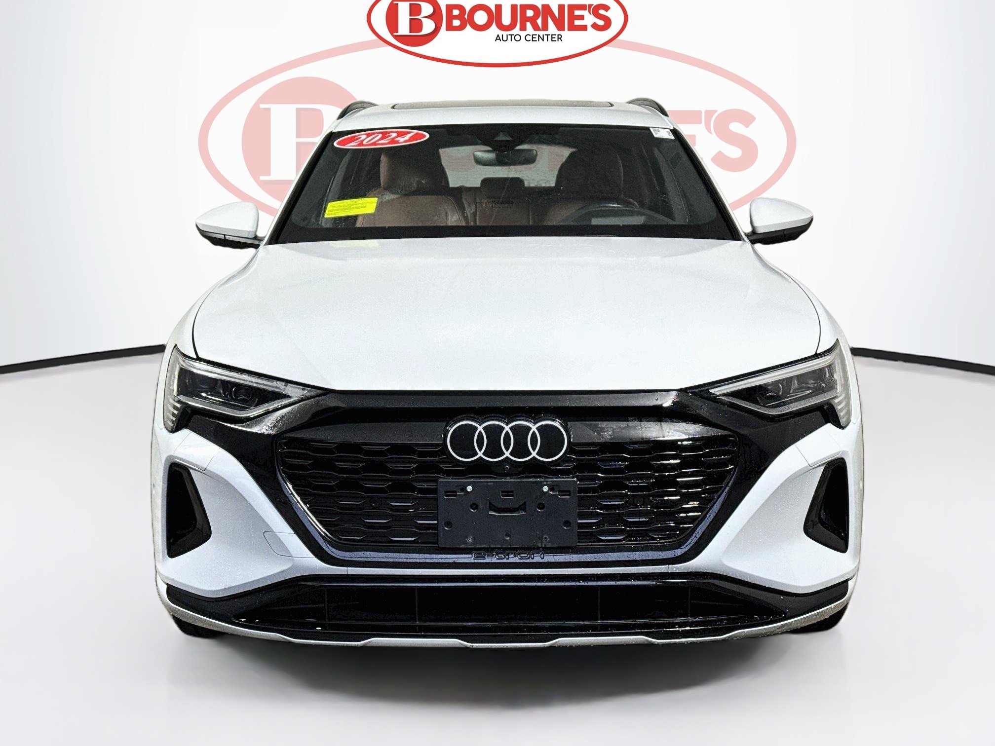 Used 2024 Audi Q8 e-tron Prestige w/ Prestige Package AWD/4WD image 6
