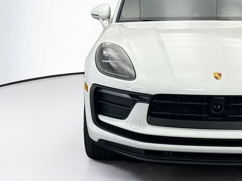 Used 2026 Porsche Macan AWD/4WD image 12