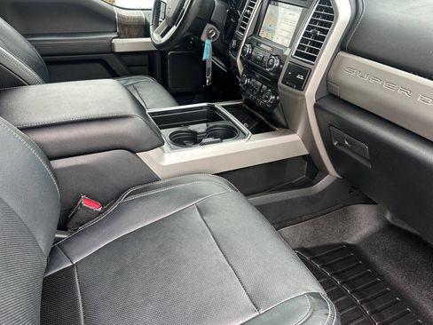 Used 2017 Ford F250 Lariat w/ Lariat Value Package AWD/4WD image 17