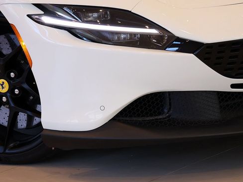 Used 2021 Ferrari Roma RWD image 8