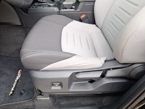 Used 2025 Toyota Tacoma TRD Sport RWD image 16