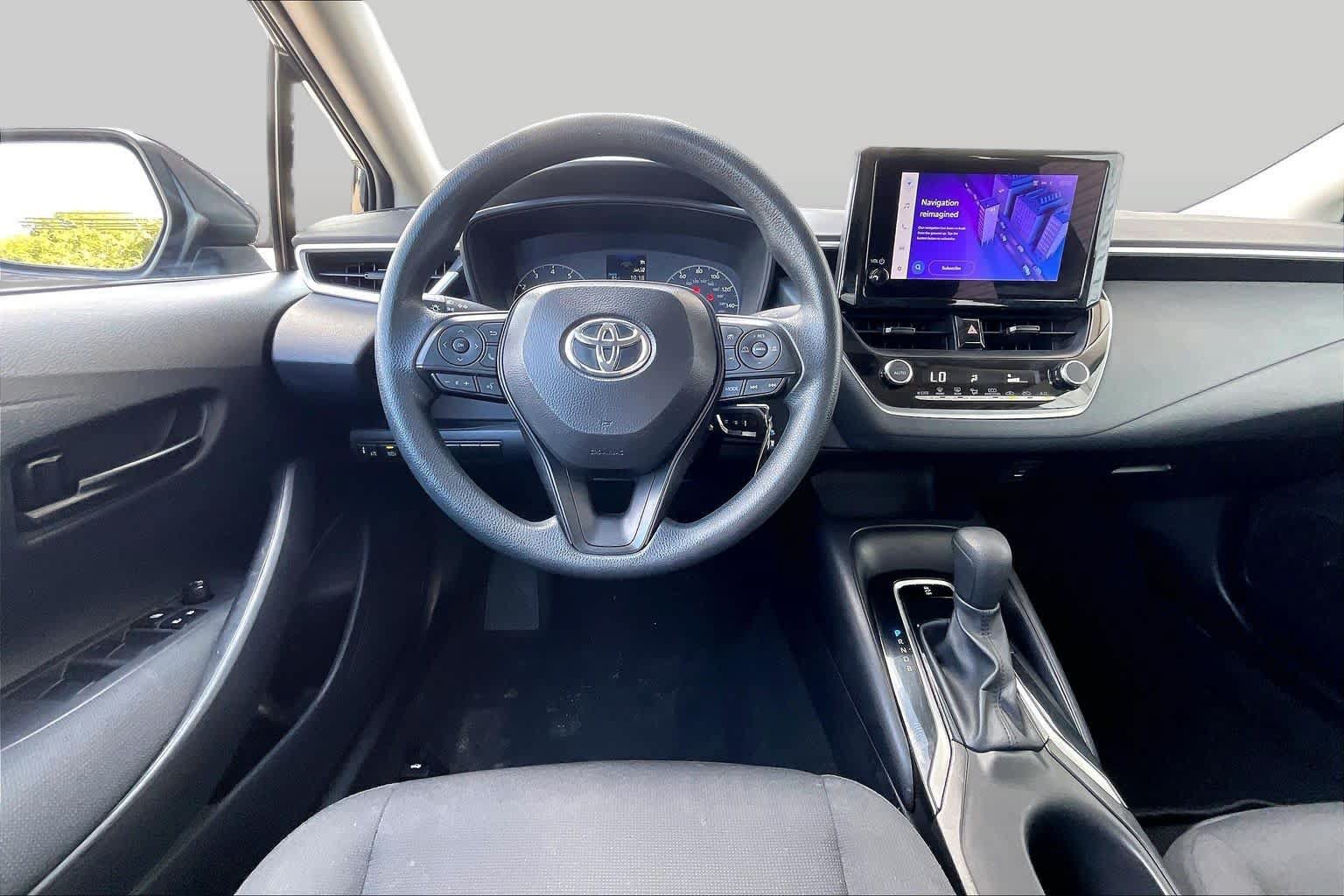 Used 2025 Toyota Corolla LE FWD image 6