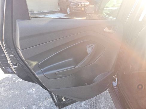 Used 2017 Ford Escape SE w/ SE Cold Weather Package image 38