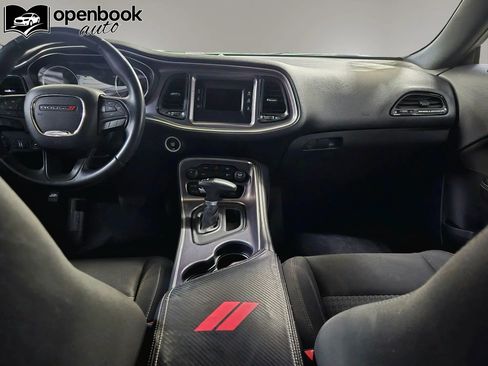 Used 2017 Dodge Challenger SXT RWD image 14