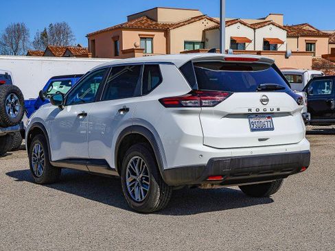 Used 2024 Nissan Rogue S image 6