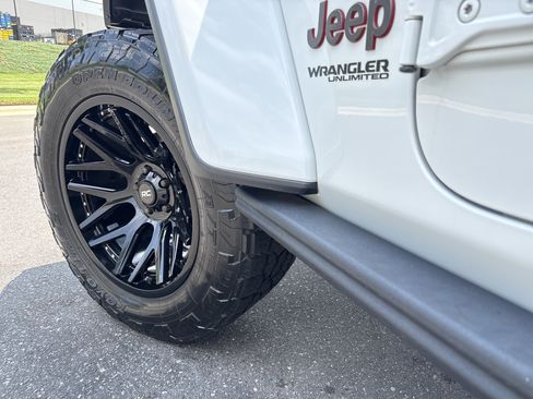Used 2020 Jeep Wrangler Unlimited Rubicon w/ Quick Order Package 28Y Recon AWD/4WD image 12
