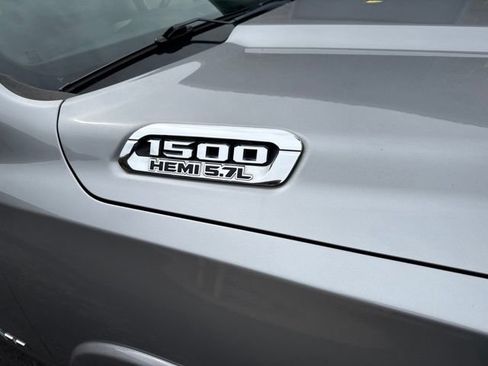 Used 2019 RAM 1500 Laramie AWD/4WD image 10