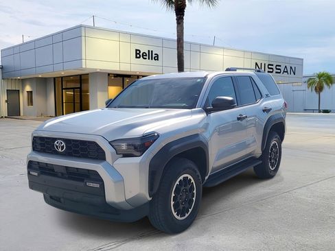 Used 2025 Toyota 4Runner TRD Off-Road AWD/4WD image 2