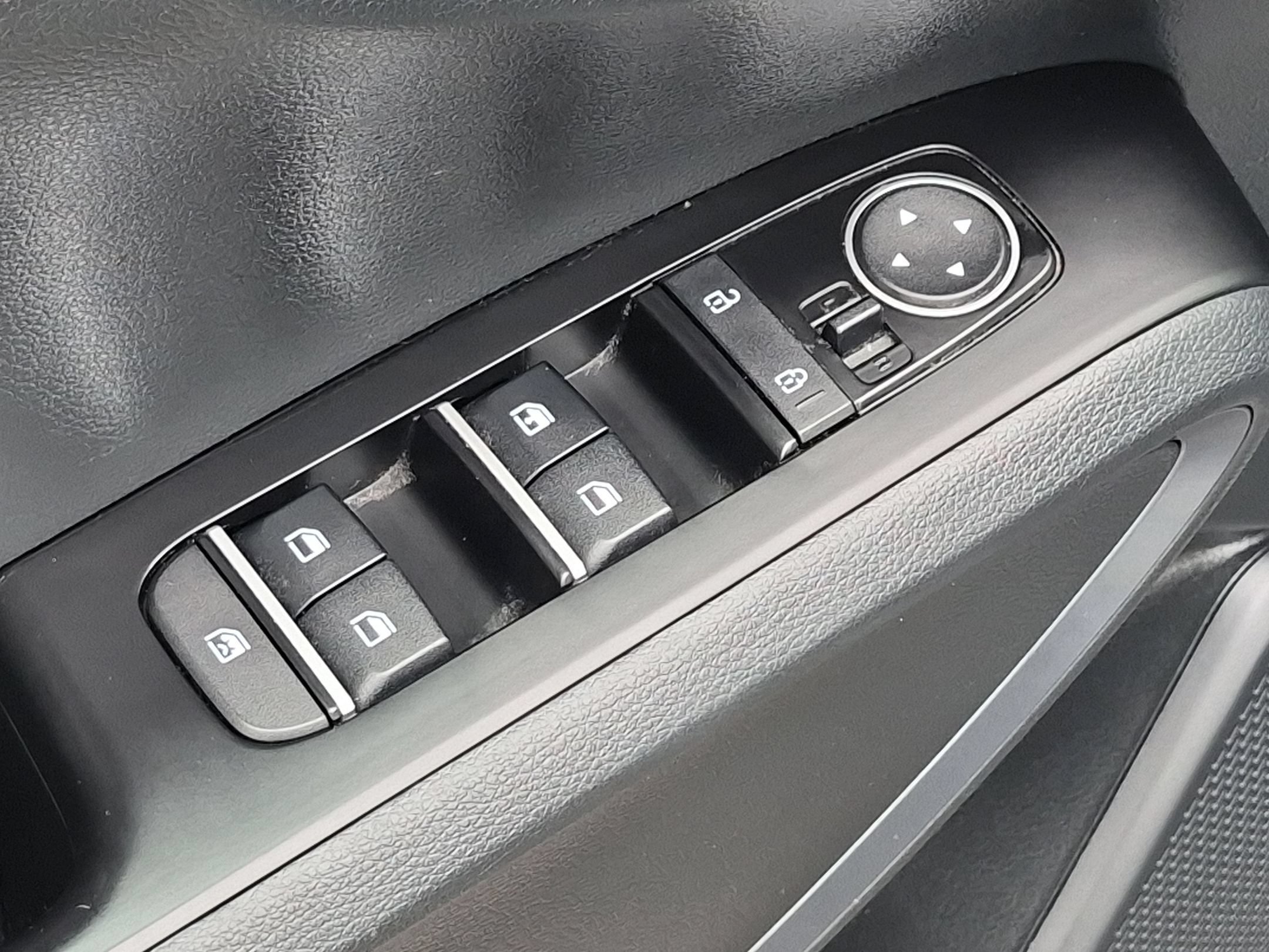 Used 2025 Kia Soul EX FWD image 13