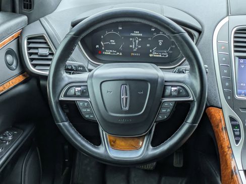 Used 2020 Lincoln Nautilus Reserve FWD image 19