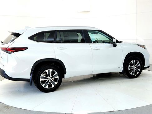 New 2026 Toyota Highlander XLE image 6