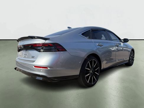Used 2023 Honda Accord Touring image 4