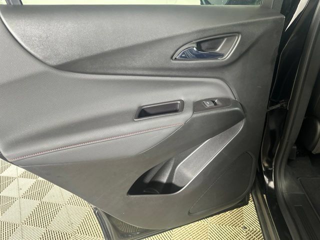 Used 2022 Chevrolet Equinox RS AWD/4WD image 18