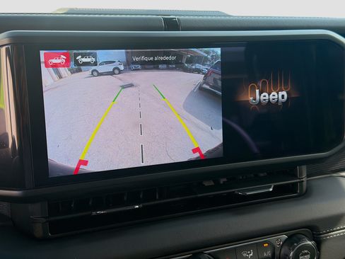 Used 2026 Jeep Wrangler Unlimited Rubicon AWD/4WD image 14