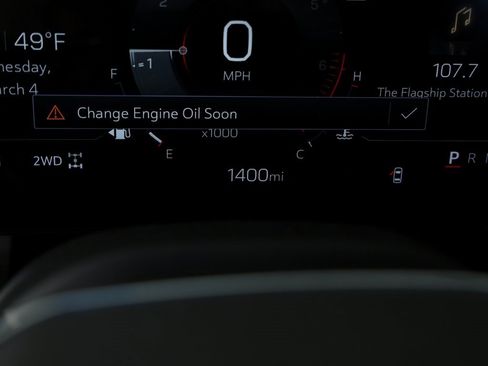 Used 2025 GMC Yukon Denali w/ Sun & Power Step Package image 10