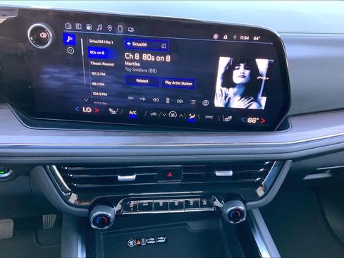 Certified 2025 Chevrolet Suburban Z71 image 32