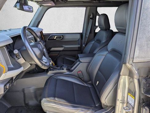 Used 2023 Ford Bronco Badlands image 16