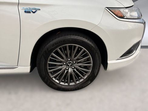 Used 2022 Mitsubishi Outlander LE image 12