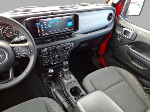 Used 2024 Jeep Wrangler Sport S image 16