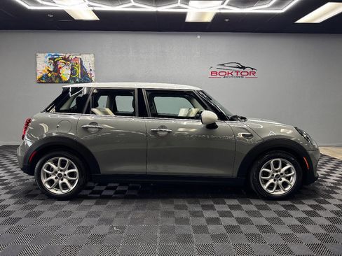 Used 2019 MINI Cooper 4-Door Hardtop w/ Premium Package image 14