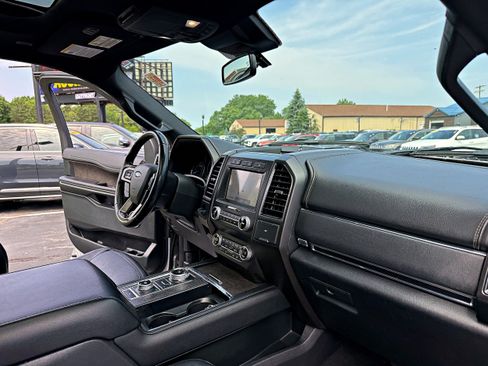 Used 2021 Ford Expedition Max Limited AWD/4WD image 23