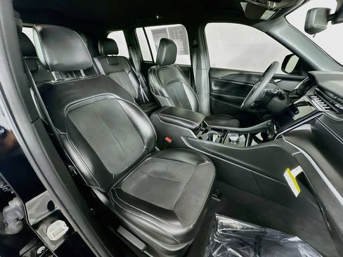 Certified 2023 Jeep Grand Cherokee Altitude AWD/4WD image 38
