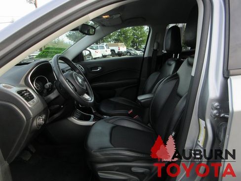 Used 2018 Jeep Compass Latitude image 11