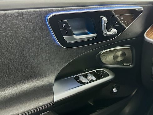 Used 2024 Mercedes-Benz C 300 C 300 AMG Line Night 4MATIC w/ AMG Line w/ Night Package image 13