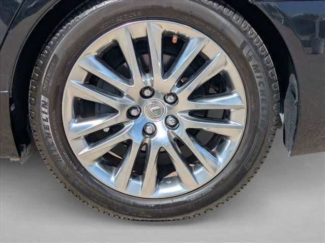 Used 2017 Lexus LS 460 w/ Comfort Package RWD image 6