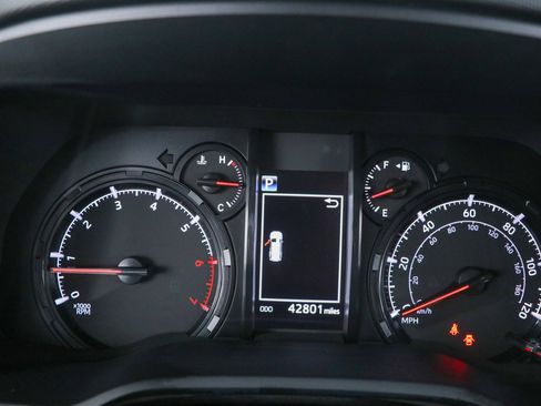 Used 2023 Toyota 4Runner SR5 Premium w/ Moonroof Package AWD/4WD image 16