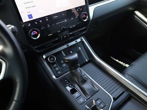 Used 2024 Lexus GX 550 AWD/4WD image 21