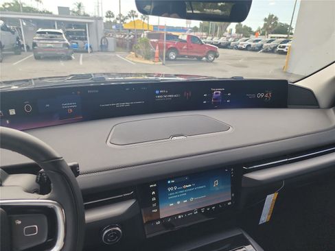 New 2026 Lincoln Navigator Premiere AWD/4WD image 30