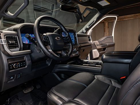 Used 2025 Ford F350 Platinum image 17