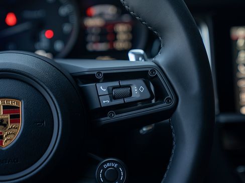 Certified 2026 Porsche Macan Turbo AWD/4WD image 8